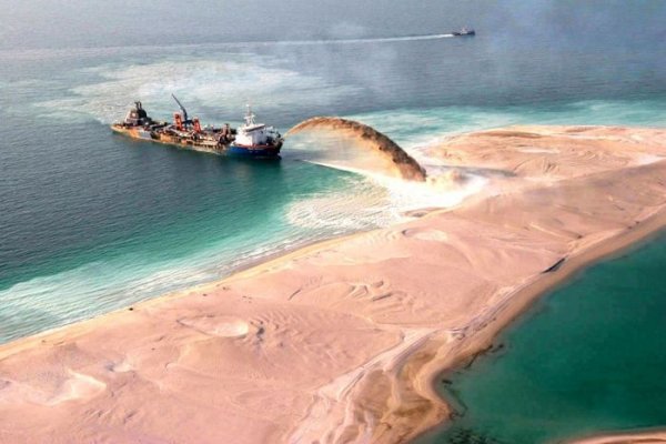 Создание искусственного острова в Дубае (12 фото)
