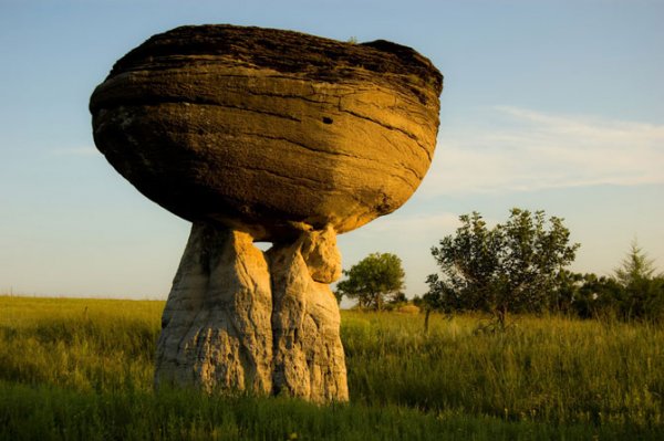10 балансирующих камней мира (21 фото)