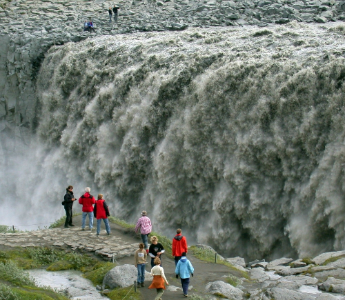 Деттифосс (Dettifoss) - самый мощный водопад в Европе (11 фото)