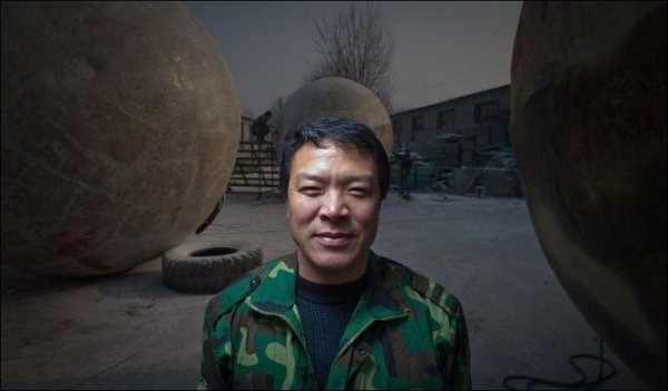 В Китае построили спасательные шары, в которых можно пережить Конец Света (12 фото) 1355425772_1