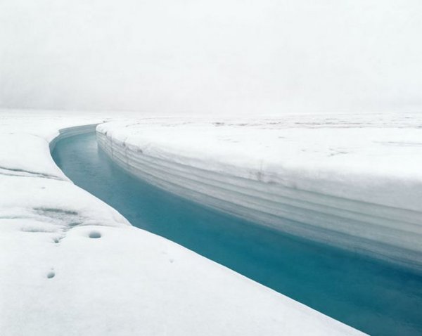 Синяя река Гренландии (8 фото)