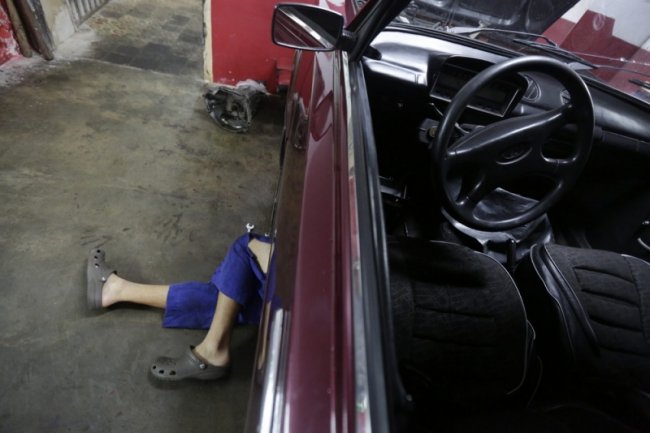 Поставщик запчастей к русским автомобилям из Майами в Гавану  (22 фото)