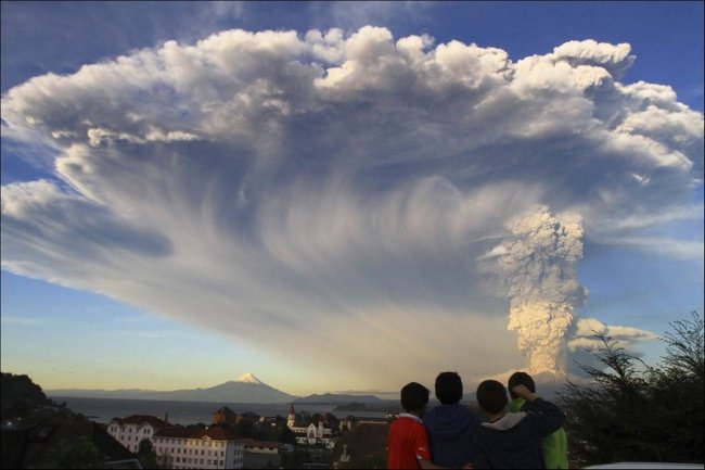 Вулкан Кальбуко проснулся (5 фото)