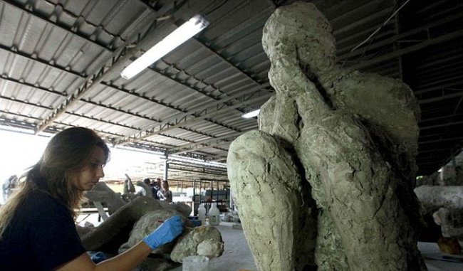Археологи виявили тіла жителів Помпеї під скам'янілою лавою Везувію 