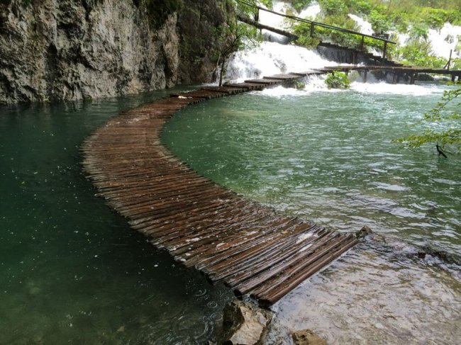 Стежка під водою в Хорватії (фото дня)