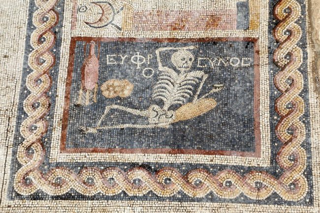 В Турции найдена уникальная мозаика, которой 2200 лет (2 фото)