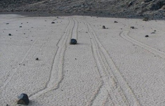 Долина двигающихся камней (Racetrack Playa) (16 фото)