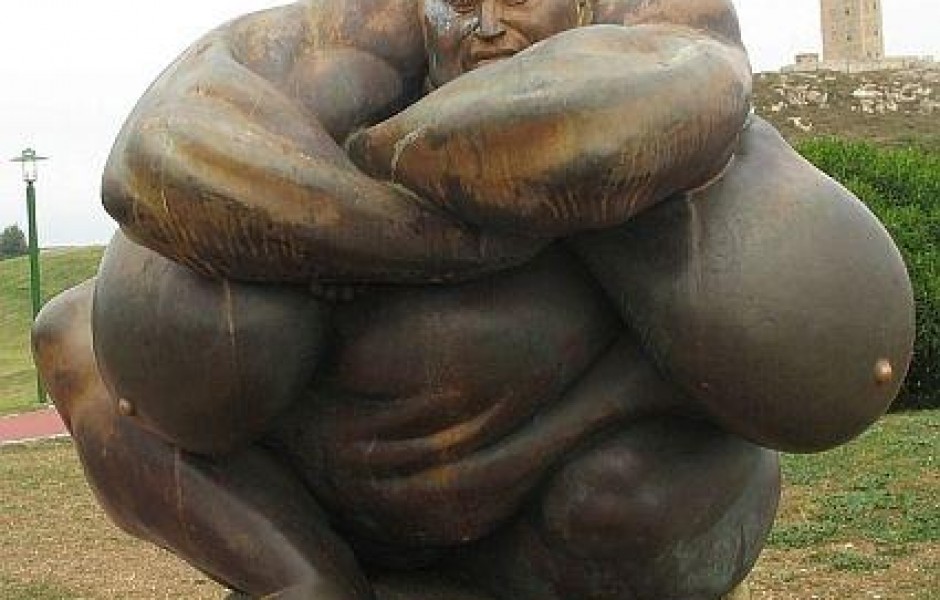 Самые необычные скульптуры в мире (8 фото)