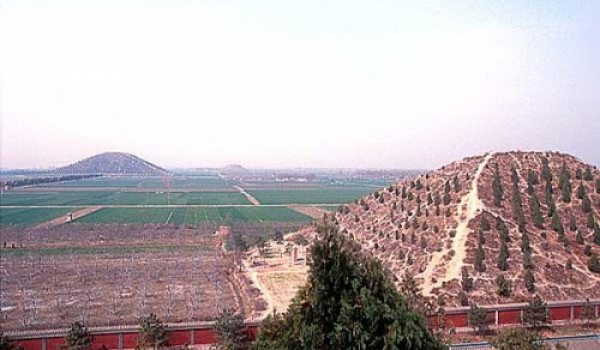 Пирамиды Китая (16 фото)