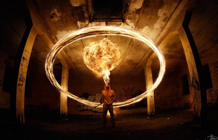 Игры с огнем от фотографа Tom Lacoste (18 фото)