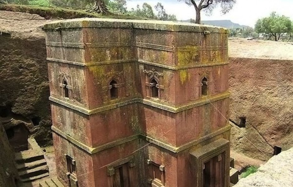Скальные церкви в Лалибэле строили не вверх, а вниз (5 фото)