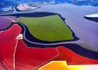 Разноцветные водоемы залива Сан-Франциско (13 фото)