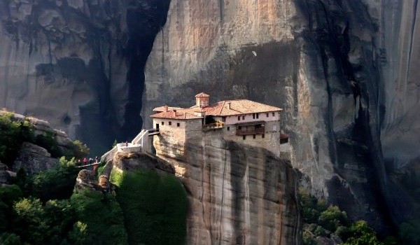 Пять самых недоступных монастырей мира (26 фото)