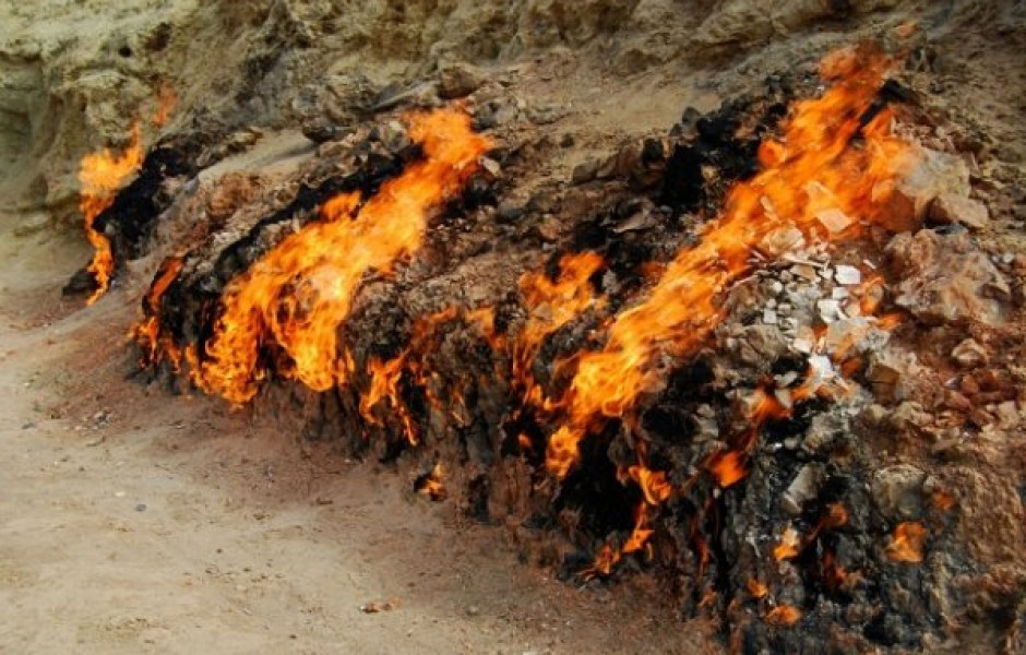 Огненная гора Янардаг (8 фото)