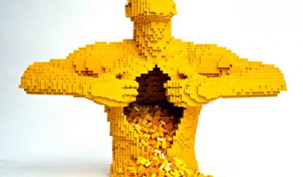Скульптуры из конструктора Lego (16 фото)