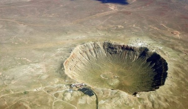 Аризонский метеоритный кратер – крупнейший из сохранившихся на планете (8 фото)