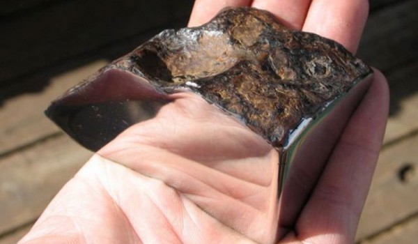 Удивительный образец Чинге-метеорита (3 фото)