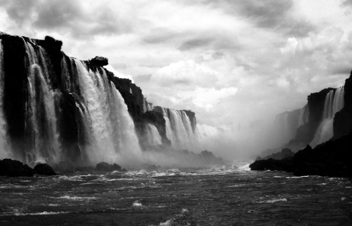 Водопад Игуасу - граница между Аргентиной и Бразилией (фото дня - 22.09.2014 года)
