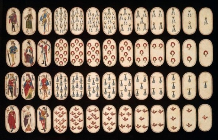 Самая старая колода карт в мире (4 фото)