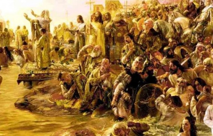 Крещение Руси (2 фото)