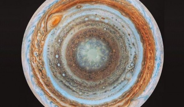 Юпитер - вид снизу (фото дня)