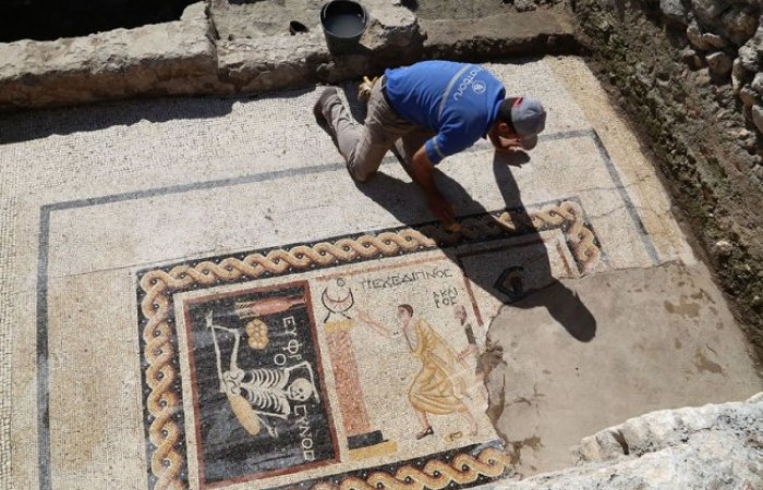 В Турции найдена уникальная мозаика, которой 2200 лет (2 фото)