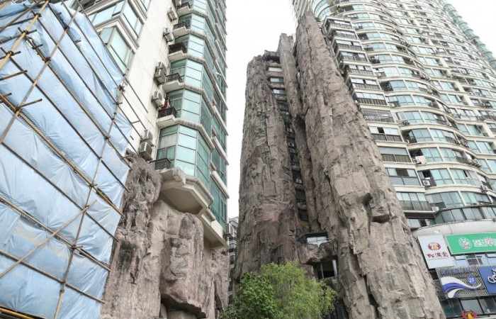Жилой дом в скале в центре Шанхая