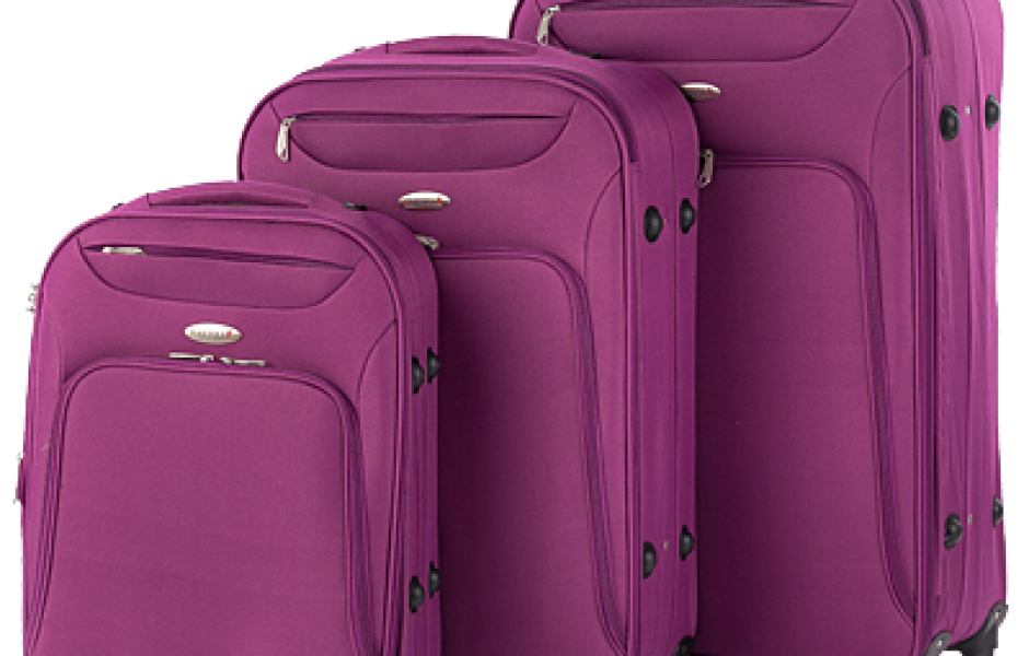 Какой чемодан лучше: пластиковый или тканевый?