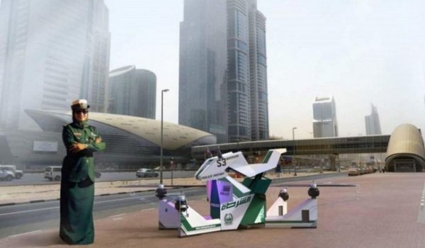 Полиция Дубая пересела на минисамолеты (4 фото + видео)
