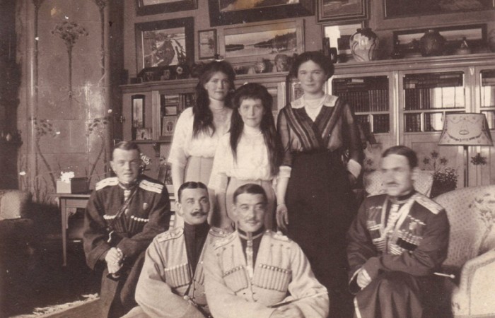 Найдены неизвестные фотографии семьи Николая II (3 фото)