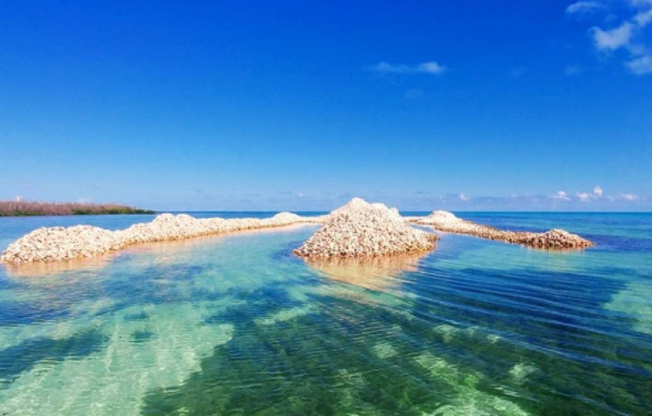 Удивительный природный остров на Карибах (11 фото)
