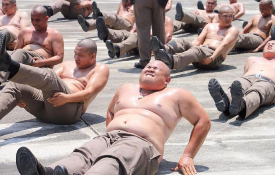 В Таиланде появился лагерь для полицейских с лишним весом