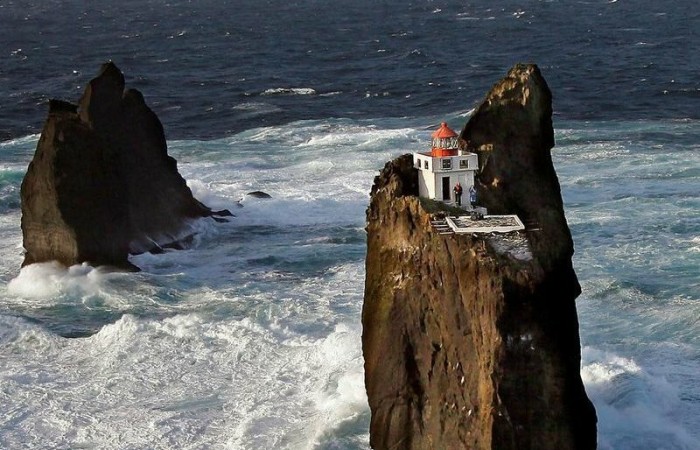 Маяк ?r?drangaviti в Исландии — самый изолированный маяк в мире (9 фото)