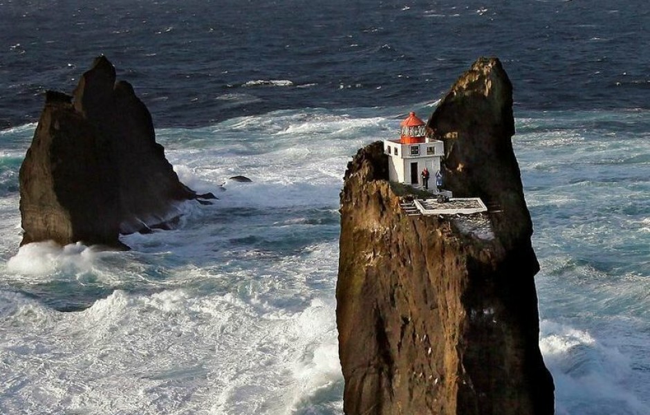 Маяк ?r?drangaviti в Исландии — самый изолированный маяк в мире (9 фото)