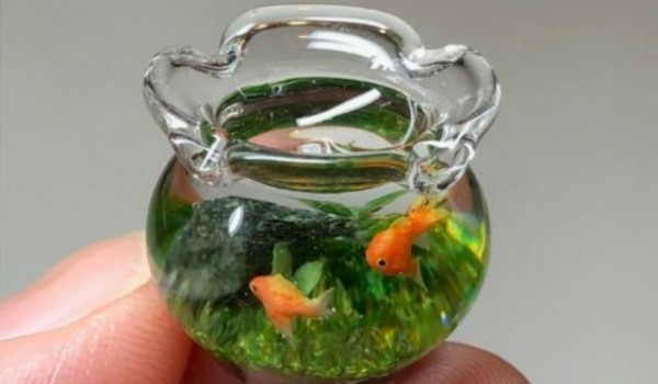 Японская художница создаёт прекрасно детализированные миниатюрные пруды и аквариумы с золотыми рыбками (10 фото)