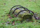 Зачем на кладбищах Англии ранее ставили клетки над могилами