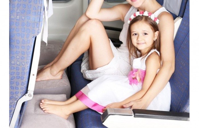 Подушка для ног в самолет: все для вашего удобства