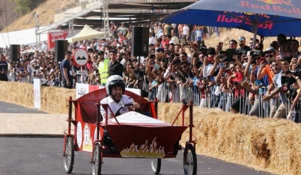 В Иордании прошла гонка на самодельных болидах Red Bull Soapbox Race (10 фото)