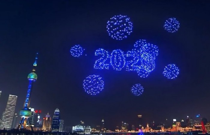 В Шанхае вместо новогодних фейерверков использовали дроны