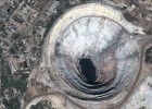 Рукотворные черные дыры на теле Земли (10 фото)
