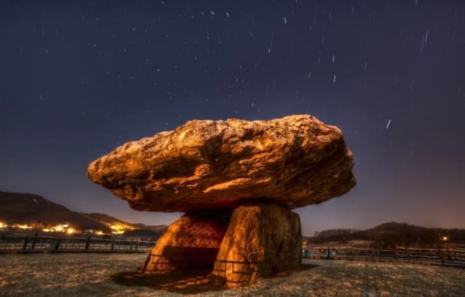 6 самых загадочных камней в мире