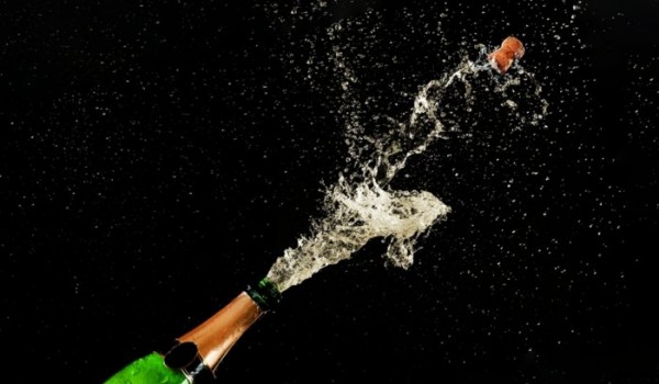 Насколько вылетевшая пробка от шампанского может быть опасной?