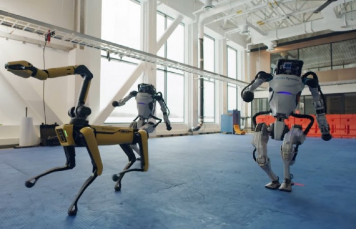 В завершение 2020 года Boston Dynamics выпустили своё самое впечатляющее (и немного пугающее) видео