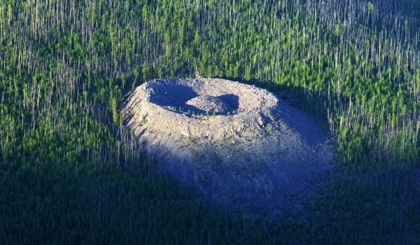 Таинственный Патомский кратер (7 фото)