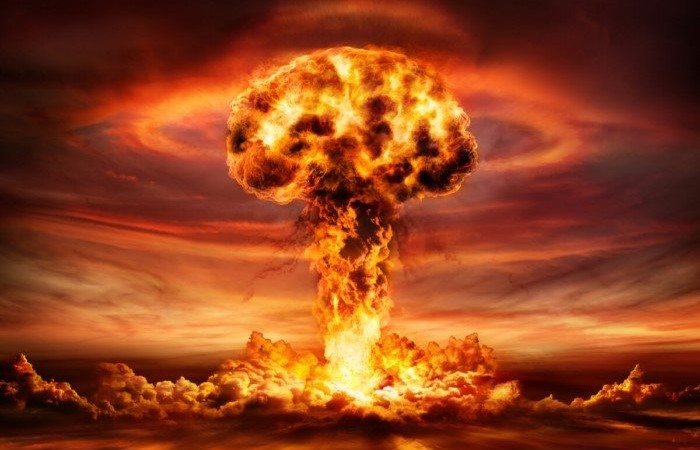 Что будет, если взорвать ядерную бомбу в космосе?