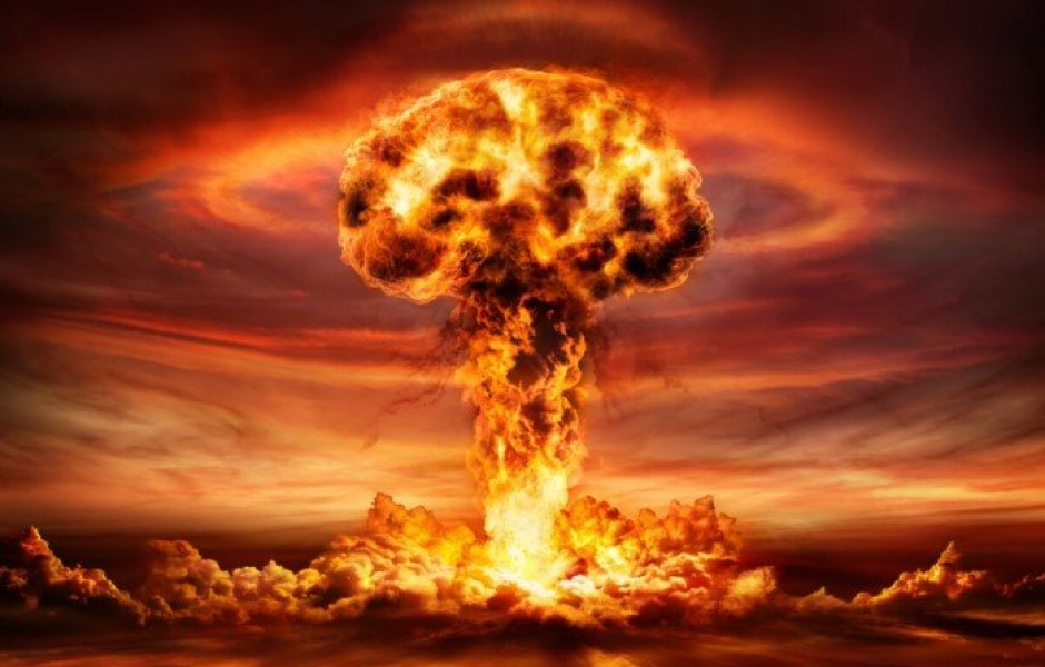Что будет, если взорвать ядерную бомбу в космосе?