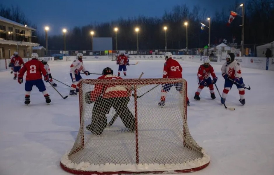 В Канаде прошел самый долгий хоккейный матч. Он длился 252 часа!