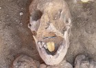 Мумию в Египте похоронили с золотым языком
