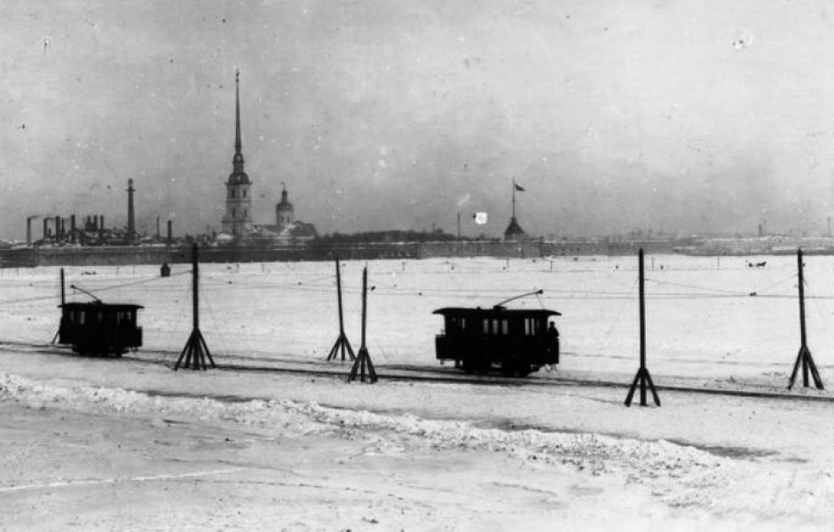 Ледовый трамвай в Санкт-Петербурге