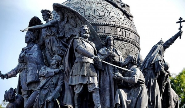 Почему Ивана Грозного нет на памятнике «Тысячелетие России» среди прочих правителей